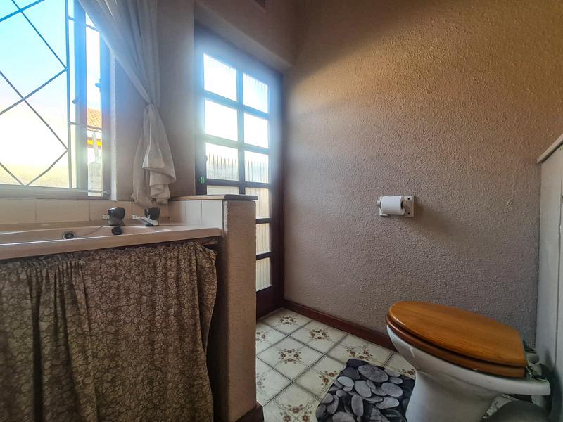 3 Bedroom Property for Sale in Goodwood Central Western Cape